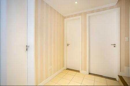 Casa para alugar com 154m², 3 quartos e 1 vaga Casa para alugar com 154m², 3 quartos e 1 vagaCorredor