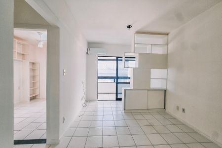 Sala de apartamento para alugar com 1 quarto, 55m² em Barra, Salvador