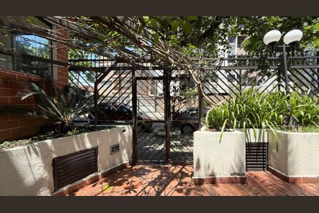 Apartamento para alugar com 55m², 2 quartos e sem vagaFachada