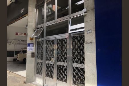 Studio à venda com 27m², 1 quarto e sem vaga Studio à venda com 27m², 1 quarto e sem vagaFachada