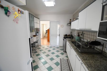 Casa de condomínio à venda com 180m², 5 quartos e 4 vagasCozinha