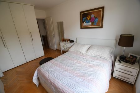 Casa de condomínio à venda com 180m², 5 quartos e 4 vagasSuíte 3