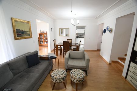 Casa de condomínio à venda com 180m², 5 quartos e 4 vagasSala