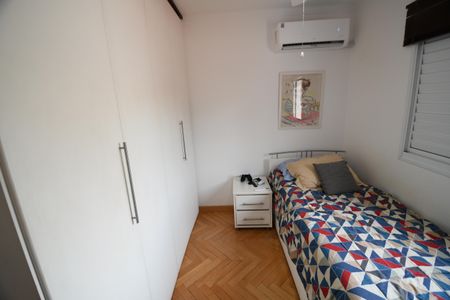 Casa de condomínio à venda com 180m², 5 quartos e 4 vagasQuarto 1