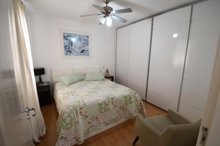 Casa de condomínio à venda com 180m², 5 quartos e 4 vagasSuíte 1