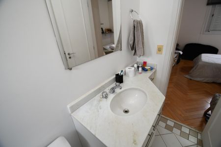 Casa de condomínio à venda com 180m², 5 quartos e 4 vagasBanheiro Suíte 3