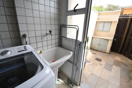 Casa de condomínio à venda com 180m², 5 quartos e 4 vagasÁrea de Serviço
