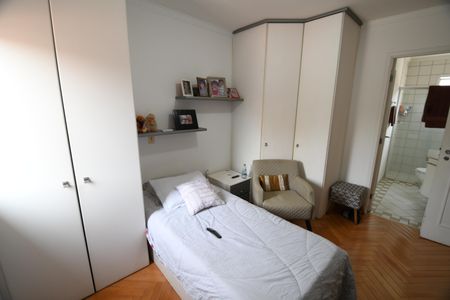 Casa de condomínio à venda com 180m², 5 quartos e 4 vagasSuíte 2