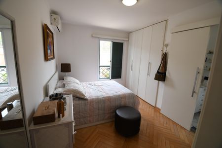 Casa de condomínio à venda com 180m², 5 quartos e 4 vagasSuíte 3