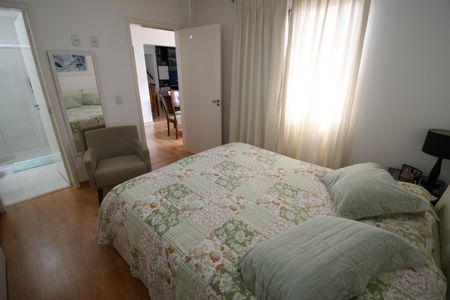 Casa de condomínio à venda com 180m², 5 quartos e 4 vagasSuíte 1