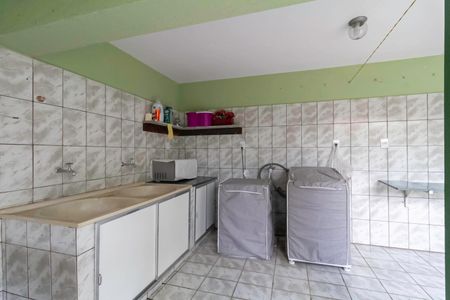 Casa à venda com 255m², 3 quartos e 2 vagas Casa à venda com 255m², 3 quartos e 2 vagasÁrea de serviço