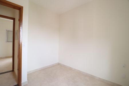 Quarto 2 de apartamento para alugar com 2 quartos, 50m² em Jardim Inconfidência, Uberlândia