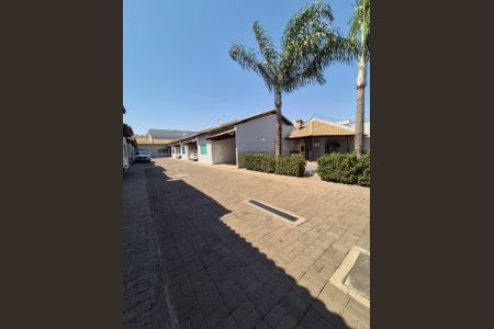 Fachada de casa de condomínio para alugar com 3 quartos, 104m² em Alto Umuarama, Uberlândia