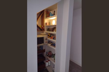 Casa à venda com 116m², 3 quartos e 2 vagas Casa à venda com 116m², 3 quartos e 2 vagasDespensa