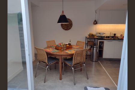 Casa à venda com 116m², 3 quartos e 2 vagas Casa à venda com 116m², 3 quartos e 2 vagasCozinha