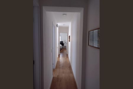 Casa à venda com 116m², 3 quartos e 2 vagas Casa à venda com 116m², 3 quartos e 2 vagasCorredor