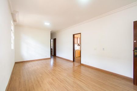 Sala de apartamento à venda com 2 quartos, 110m² em Sagrada Família, Belo Horizonte