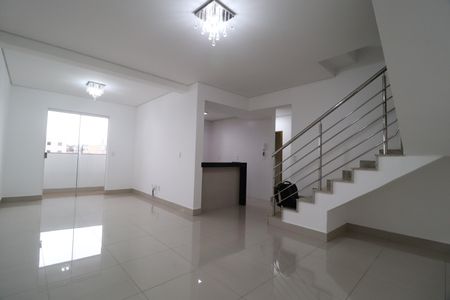 Sala de apartamento para alugar com 4 quartos, 198m² em Umuarama, Uberlândia