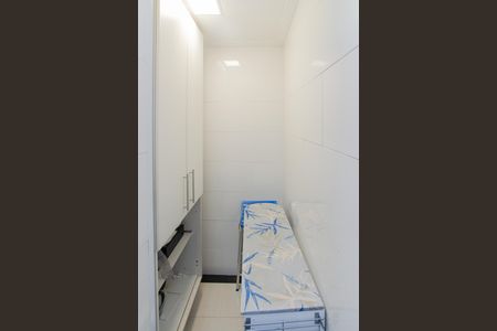 Apartamento à venda com 97m², 2 quartos e 2 vagas Apartamento à venda com 97m², 2 quartos e 2 vagasÁrea de Serviço