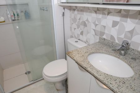 Apartamento à venda com 69m², 2 quartos e 1 vagaBanheiro Social