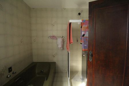 Casa para alugar com 599m², 6 quartos e 6 vagasBanheiro da suíte 3