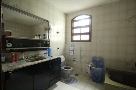 Casa para alugar com 599m², 6 quartos e 6 vagasBanheiro da suíte 3