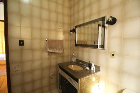 Casa para alugar com 599m², 6 quartos e 6 vagasBanheiro social 2