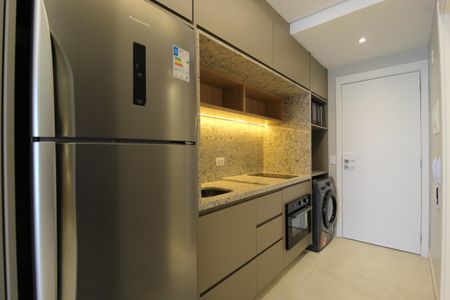 Cozinha de kitnet/studio para alugar com 1 quarto, 32m² em Indianópolis, São Paulo