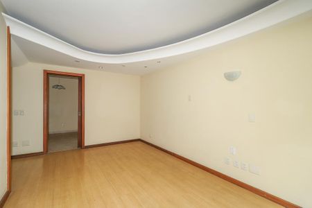 Sala de apartamento à venda com 3 quartos, 104m² em Petrópolis, Porto Alegre