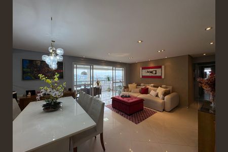 Casa à venda com 167m², 3 quartos e 4 vagasSala