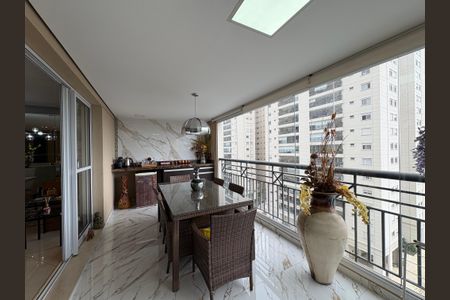 Casa à venda com 167m², 3 quartos e 4 vagas Casa à venda com 167m², 3 quartos e 4 vagasSacada