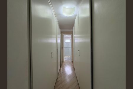 Casa à venda com 167m², 3 quartos e 4 vagas Casa à venda com 167m², 3 quartos e 4 vagasCloset da suíte 3