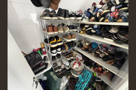 Casa à venda com 167m², 3 quartos e 4 vagas Casa à venda com 167m², 3 quartos e 4 vagasBanheiro de serviço