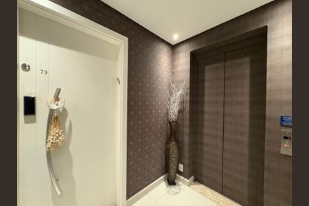 Casa à venda com 167m², 3 quartos e 4 vagas Casa à venda com 167m², 3 quartos e 4 vagasHall de entrada