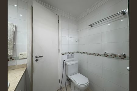 Casa à venda com 167m², 3 quartos e 4 vagas Casa à venda com 167m², 3 quartos e 4 vagasBanheiro da suíte 3