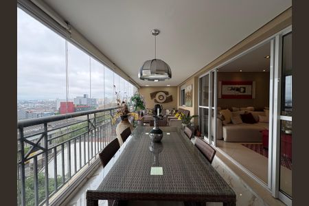 Casa à venda com 167m², 3 quartos e 4 vagas Casa à venda com 167m², 3 quartos e 4 vagasSacada