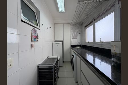 Casa à venda com 167m², 3 quartos e 4 vagas Casa à venda com 167m², 3 quartos e 4 vagasLavanderia