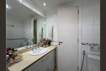 Casa à venda com 167m², 3 quartos e 4 vagas Casa à venda com 167m², 3 quartos e 4 vagasBanheiro da suíte 3