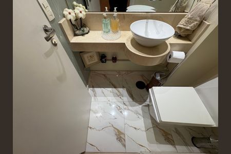 Casa à venda com 167m², 3 quartos e 4 vagas Casa à venda com 167m², 3 quartos e 4 vagasLavabo