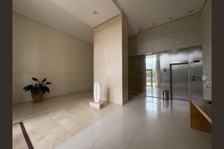 Casa à venda com 167m², 3 quartos e 4 vagas Casa à venda com 167m², 3 quartos e 4 vagasHall social