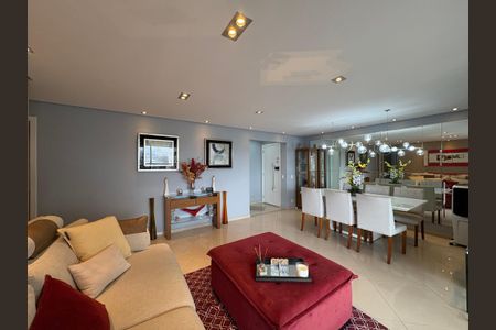 Casa à venda com 167m², 3 quartos e 4 vagas Casa à venda com 167m², 3 quartos e 4 vagasSala