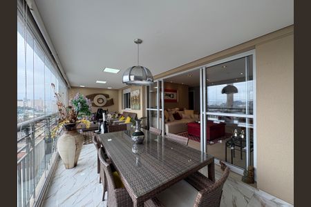 Casa à venda com 167m², 3 quartos e 4 vagas Casa à venda com 167m², 3 quartos e 4 vagasSacada