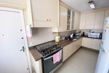 Apartamento para alugar com 205m², 2 quartos e 3 vagasCozinha