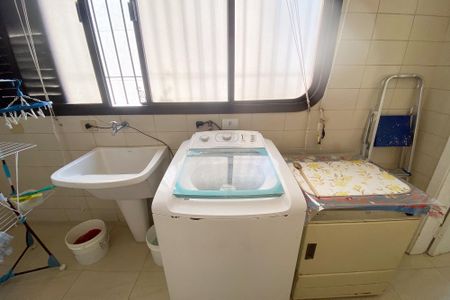 Apartamento para alugar com 205m², 2 quartos e 3 vagasÁrea de Serviço