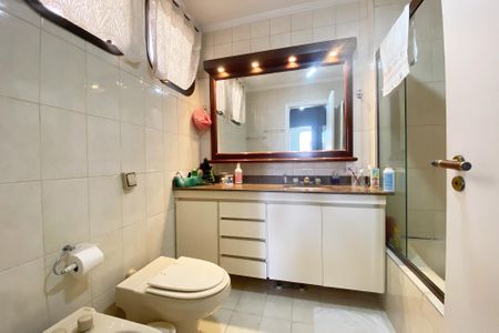 Apartamento para alugar com 205m², 2 quartos e 3 vagasBanheiro da Suíte 3