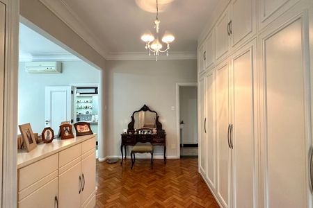 Apartamento à venda com 280m², 5 quartos e 1 vaga Apartamento à venda com 280m², 5 quartos e 1 vagaSuíte