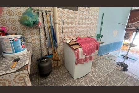 Casa à venda com 260m², 3 quartos e 2 vagas Casa à venda com 260m², 3 quartos e 2 vagasÁrea de Serviço
