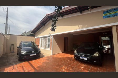 Casa à venda com 260m², 3 quartos e 2 vagas Casa à venda com 260m², 3 quartos e 2 vagasGaragem
