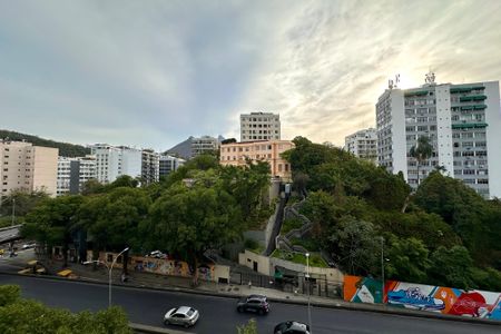 Vista Sala de apartamento para alugar com 2 quartos, 75m² em Laranjeiras, Rio de Janeiro
