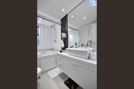 Apartamento à venda com 156m², 3 quartos e 3 vagasBanheiro Suíte 1